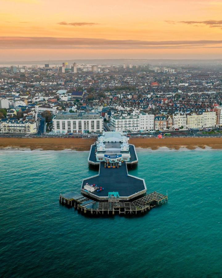 Southsea Royale James Bond 3 Bed Cool Penthouse, Seafront Parking Портцмаус Экстерьер фото