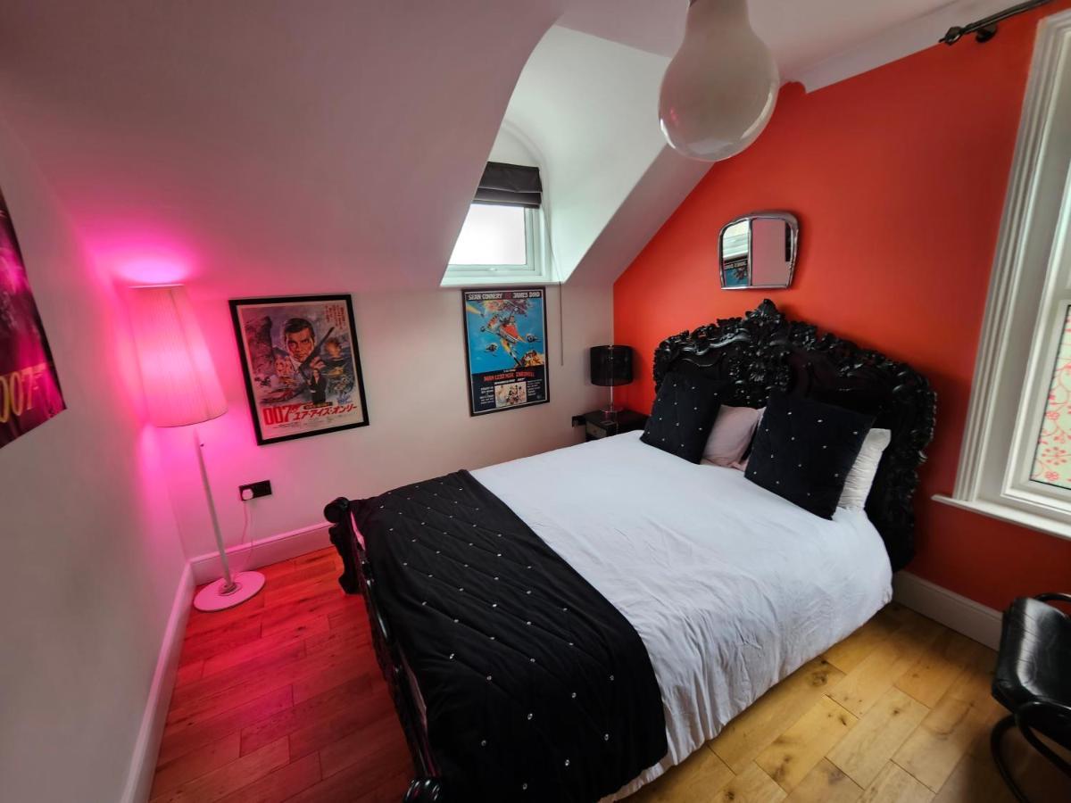 Southsea Royale James Bond 3 Bed Cool Penthouse, Seafront Parking Портцмаус Экстерьер фото