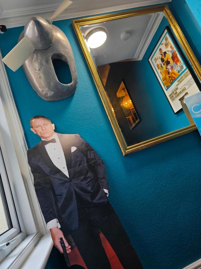 Southsea Royale James Bond 3 Bed Cool Penthouse, Seafront Parking Портцмаус Экстерьер фото